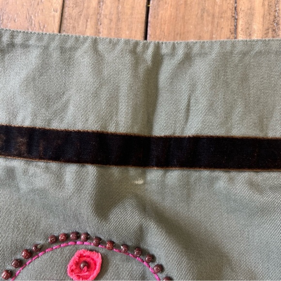 Boden Floral Embroidered Y2K Skirt Olive Chino Retro Knee Length Preppy US 6 - Picture 9 of 13